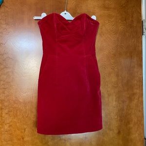 🫀 2/$20 H&M red strapless corduroy dress with pockets